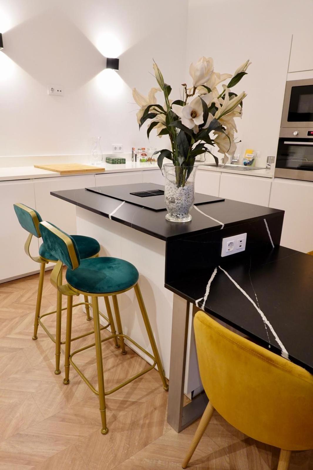 Peral Boutique Apartaments Sevilla Eksteriør billede